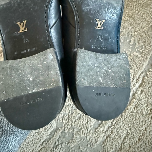 Louis Vuitton black leather loafers dress shoes logo plate slip on 7.5 main image 11